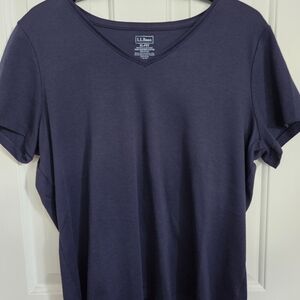 L.L. Bean Women's Navy V-Neck Short Sleeve Top